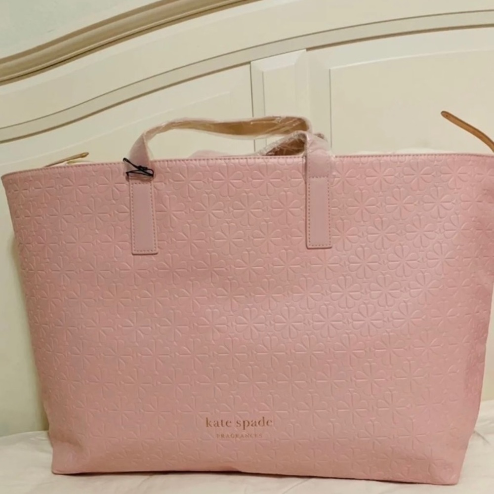 Kate Spade Tote - Picture 2 of 5